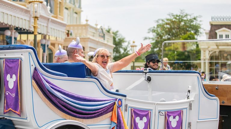 Cast Member Recognized as the ‘Heart of Main Street’ in Magic Kingdom Parade blog header